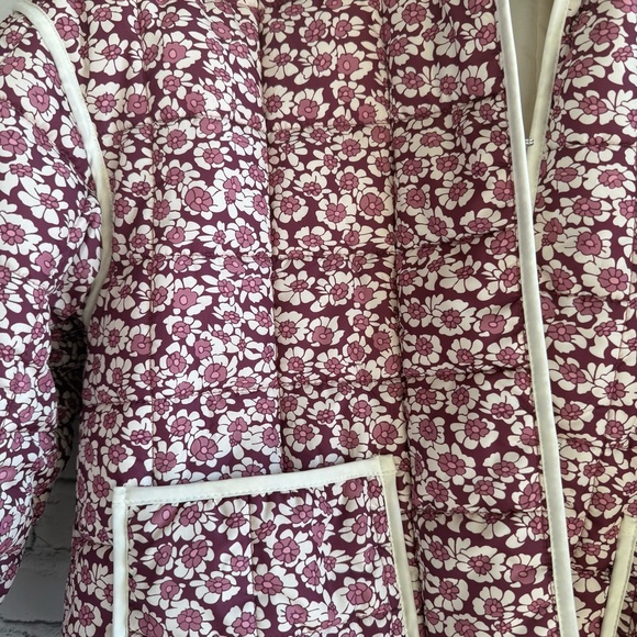 Ditzy Floral Quilted Women's Jacket - Picture 2 of 5